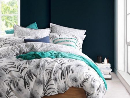 Bahama Silver Quilt Cover Set by Logan and Mason Platinum For Discount