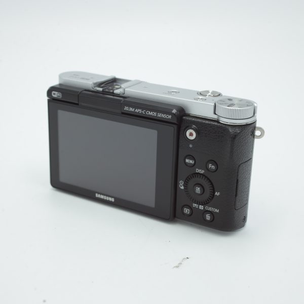 Samsung NX3000 Mirrorless Digital Camera *USED* Hot on Sale