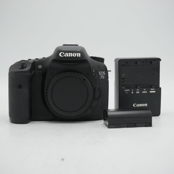 Canon EOS 7D DSLR Camera (Body Only) *USED* Online Hot Sale