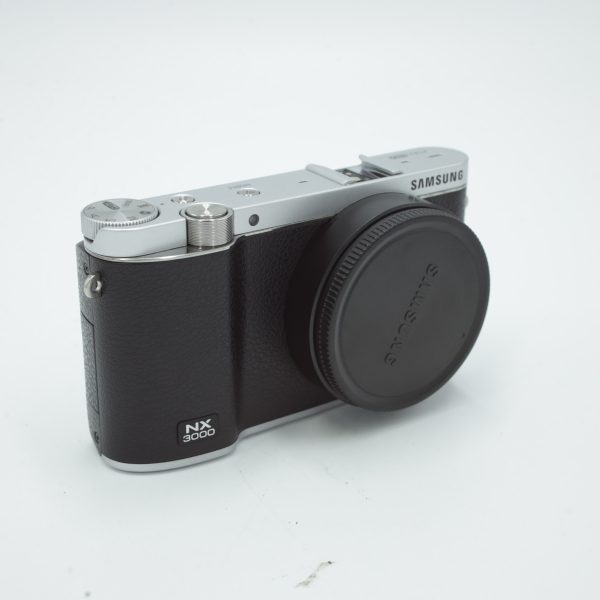 Samsung NX3000 Mirrorless Digital Camera *USED* Hot on Sale